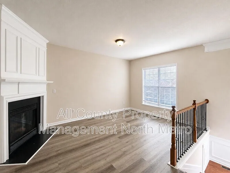 Whittington — Photo 2