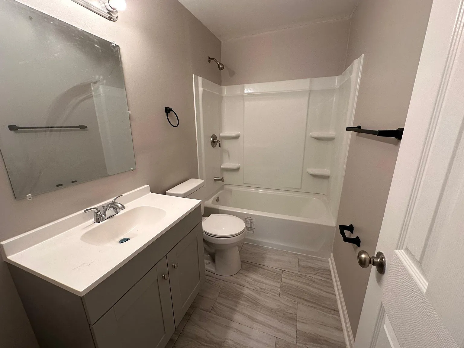 2 bed, 750 sqft, $1,050 — Photo 4