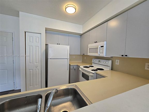 5th image of 11060 SW 196th St APT 413