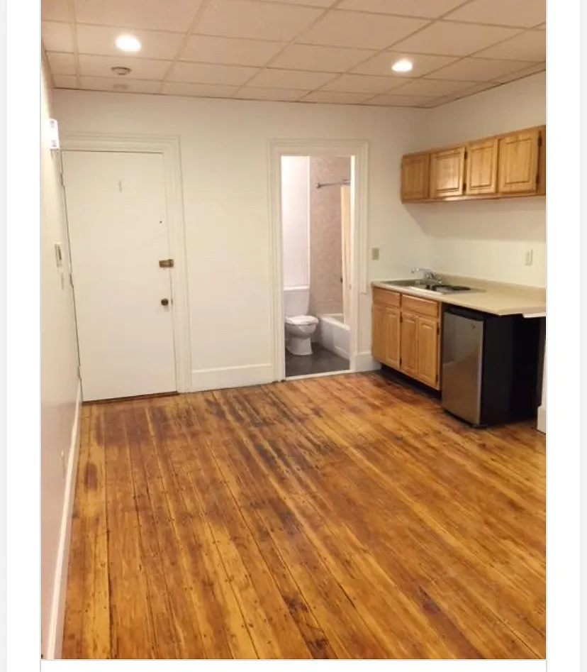 Building Photo - 272 Newbury St #9