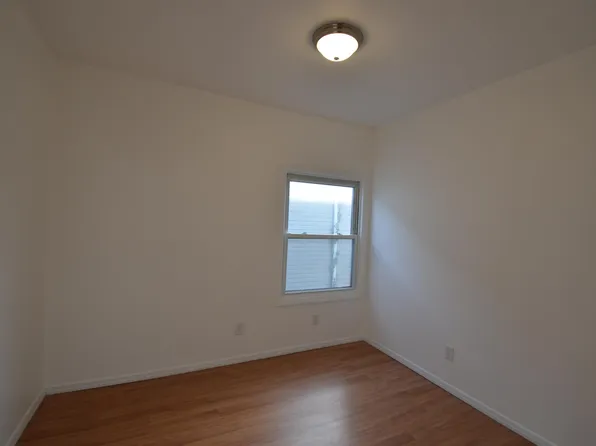 211 Duncan Avenue image 10 of 14