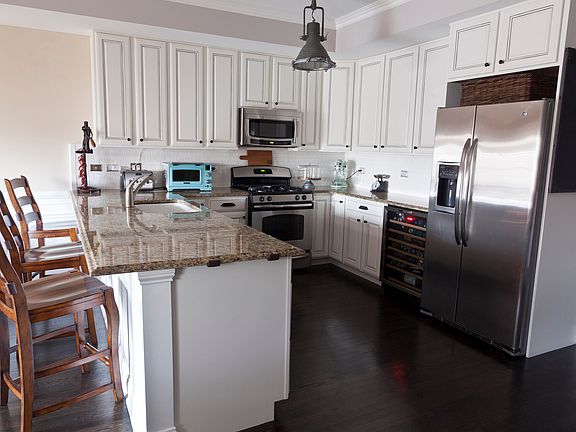 4th image of 2213 Maple Hill Ct #2213