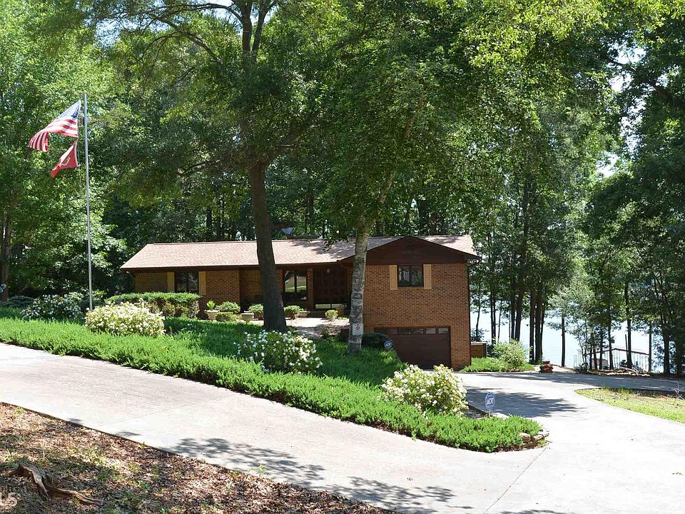 1st image of 400 Panorama Dr