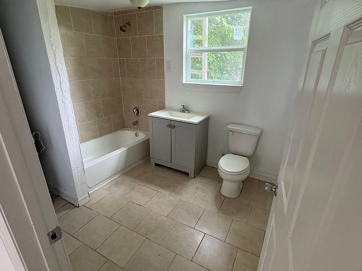 1 bed, 250 sqft, $950 — Photo 3
