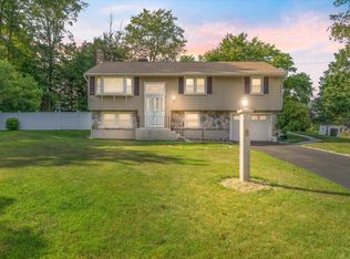 8 Joseph Rd, Salem, NH 03079