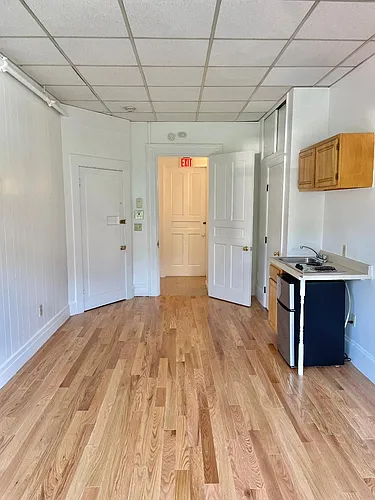 248 Newbury St Photo 1