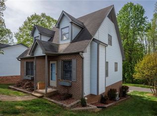 620 Lantern Ridge Dr, Winston Salem, NC 27104