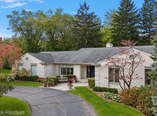 4050 Nearbrook Rd, Bloomfield Hills, MI 48302