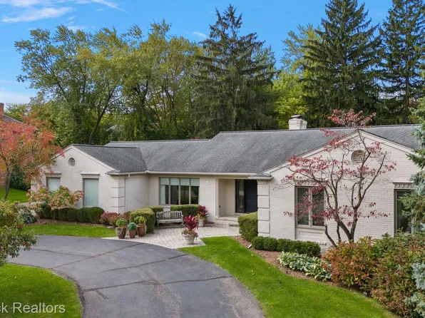 4050 Nearbrook Rd, Bloomfield Hills, MI 48302