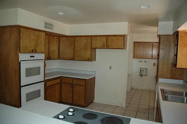 2nd image of 4206 W VOGEL Avenue