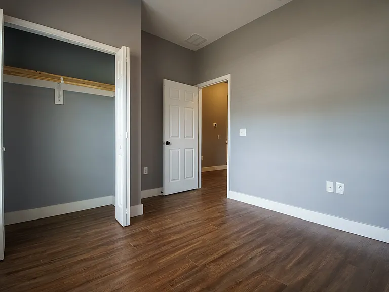 210 Parrotte Ct — Photo 18