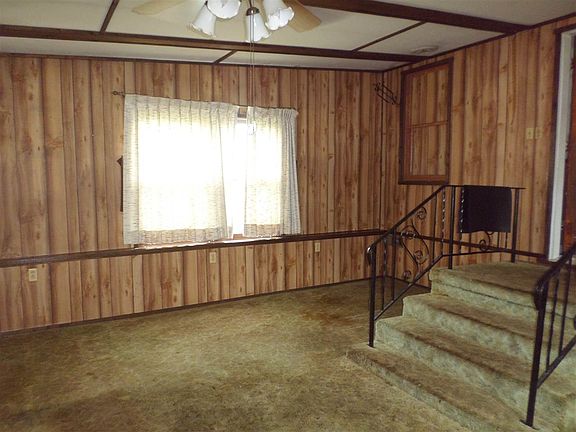 3rd image of 708 N Sterling Ave