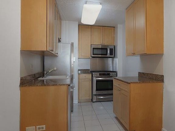 5th image of 166 E 34th St #501