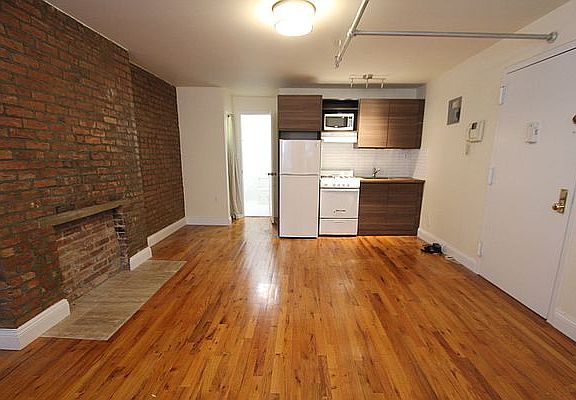 3rd image of 317 W 30th St APT A1