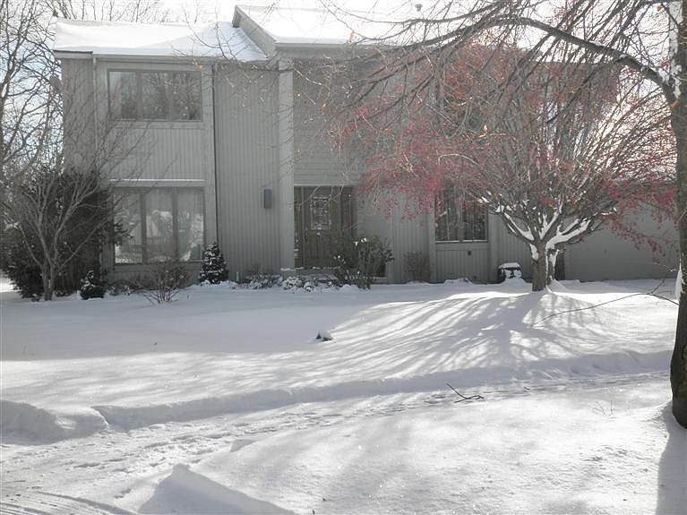 1st image of 317 Burr Oak Dr
