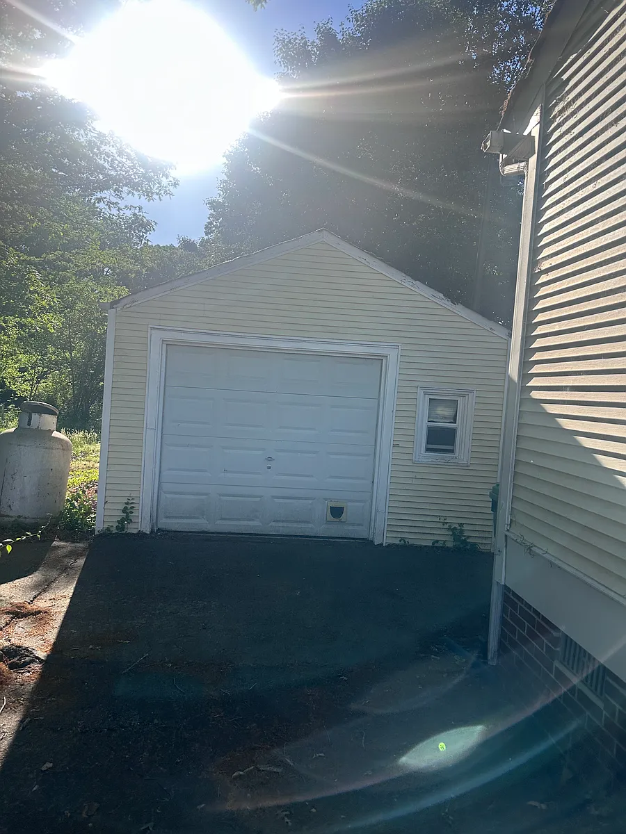 Building Photo - 4390 Sadler Rd