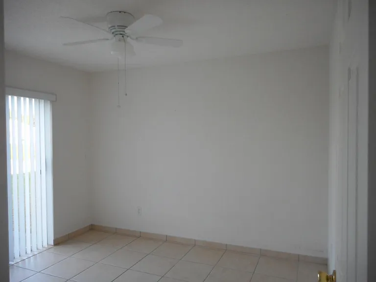 2219 Justin Ave — Photo 15