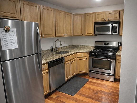 5th image of 413-415 9th St APT 504