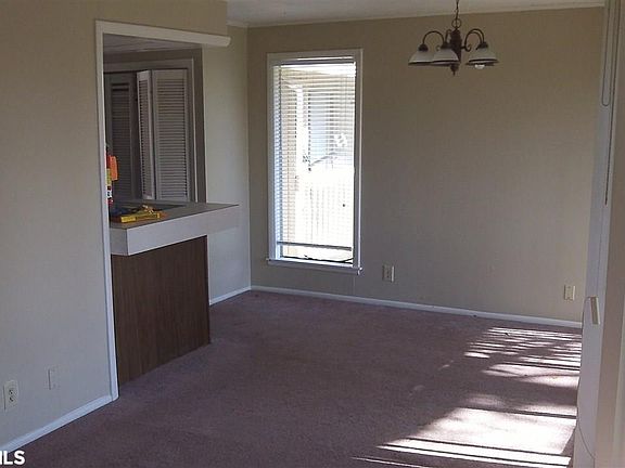 4th image of 2031 Seacliff Dr N