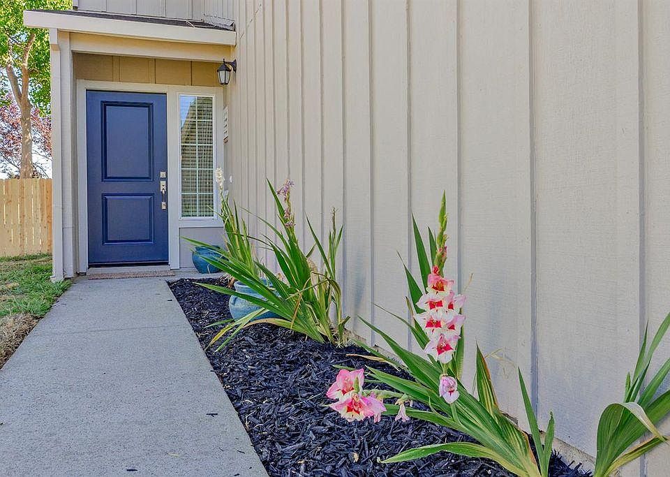 1st image of 328 Hemphill Way