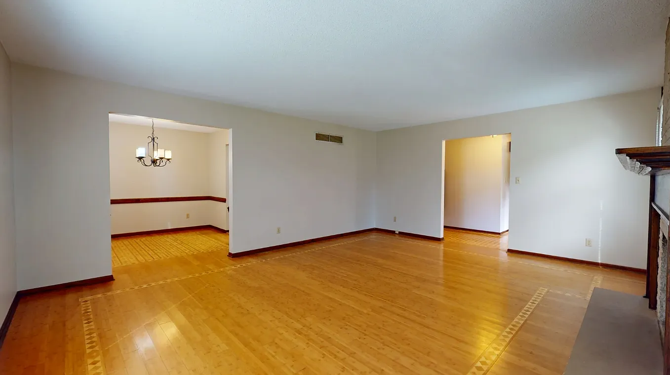 3 bed, 1660 sqft, $2,395 — Photo 2