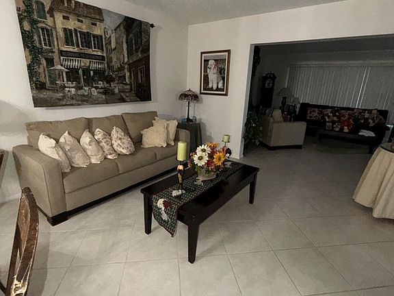 3rd image of 2886 Fernley Dr E APT 28