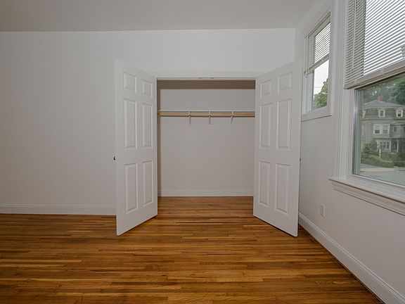 5th image of 11 Park St #10