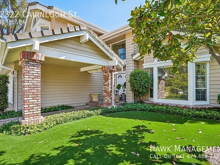 22322 Cairnloch St — Photo 3