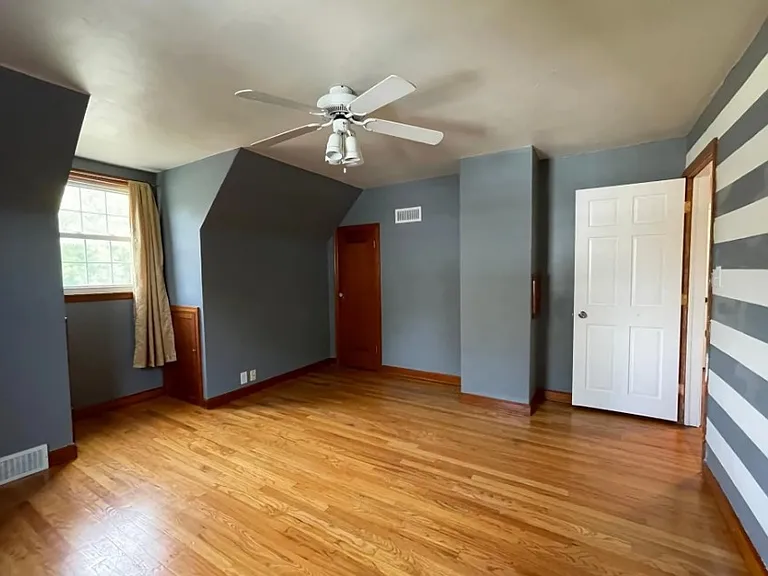 218 S 4th St — Photo 12