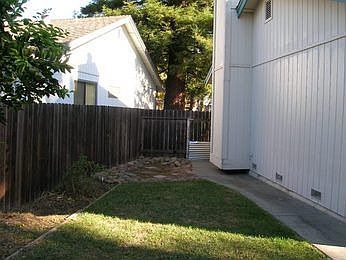 2nd image of 121 Quail Ct