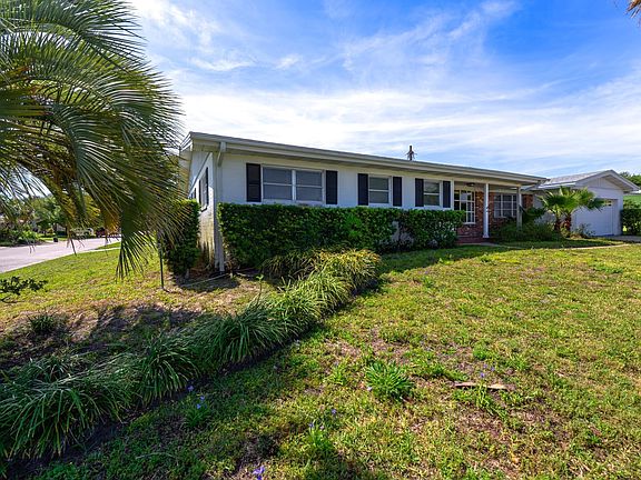 2nd image of 124 Royal Palm Ave