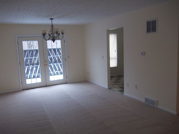 2nd image of 5740 Hallridge Cir