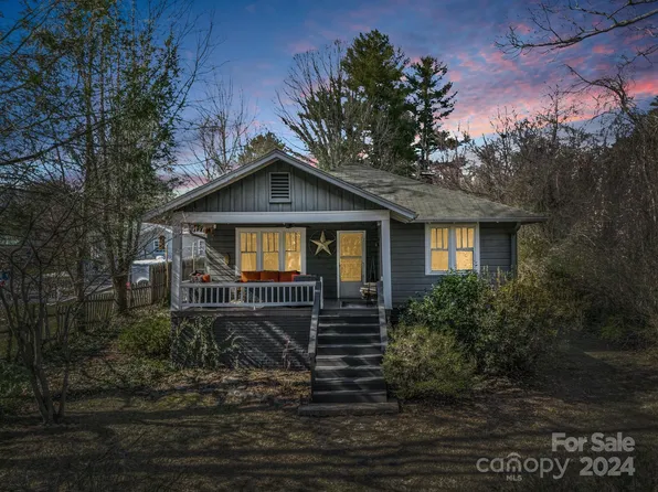 1014 Cherokee Dr, Hendersonville, NC 28739