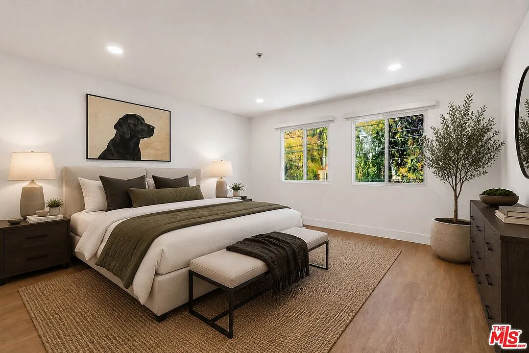 2 bed, 2.0 bath, 1100 sqft, $4,042 — Photo 3