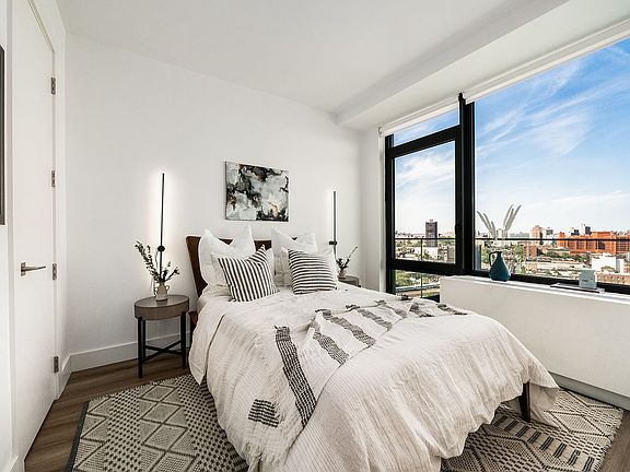 4th image of 228 E 135th St #2313