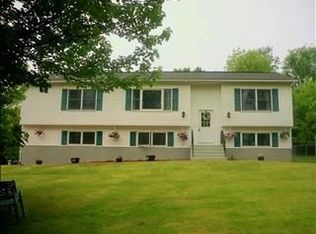 11 Mollys Way, Poughkeepsie, NY 12601