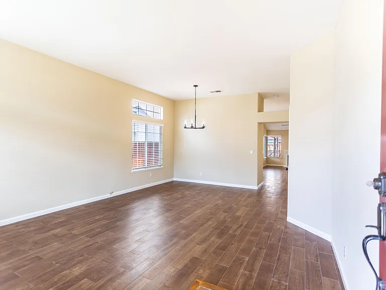 1040 Dellwood Ct — Photo 18