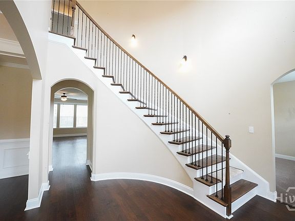3rd image of 112 Bellevue Blvd