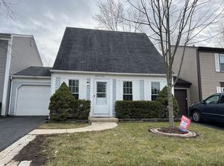 29W436 Hawthorne Ln, Warrenville, IL 60555