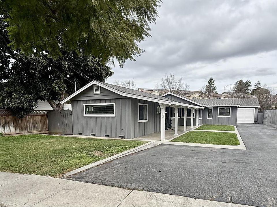 1st image of 1462 Hervey Ln