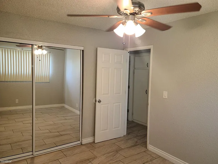 Cortada Apartments — Photo 10