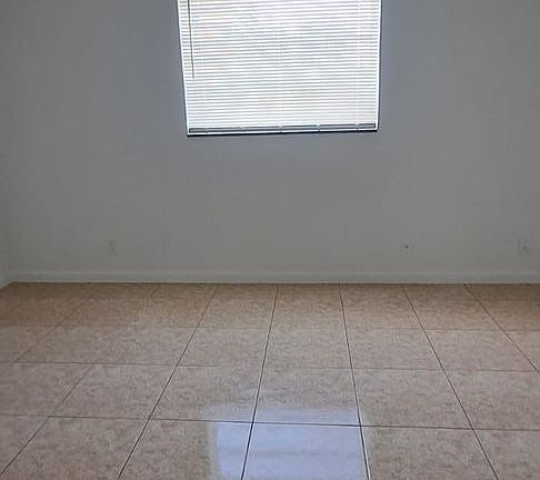 4th image of 3030 NE 21st Ter APT 8