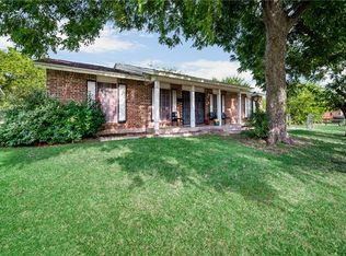 322 SW 16th St, Grand Prairie, TX 75051
