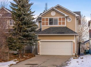 69 Royal Elm Mews SW, Calgary, AB T3G5P6