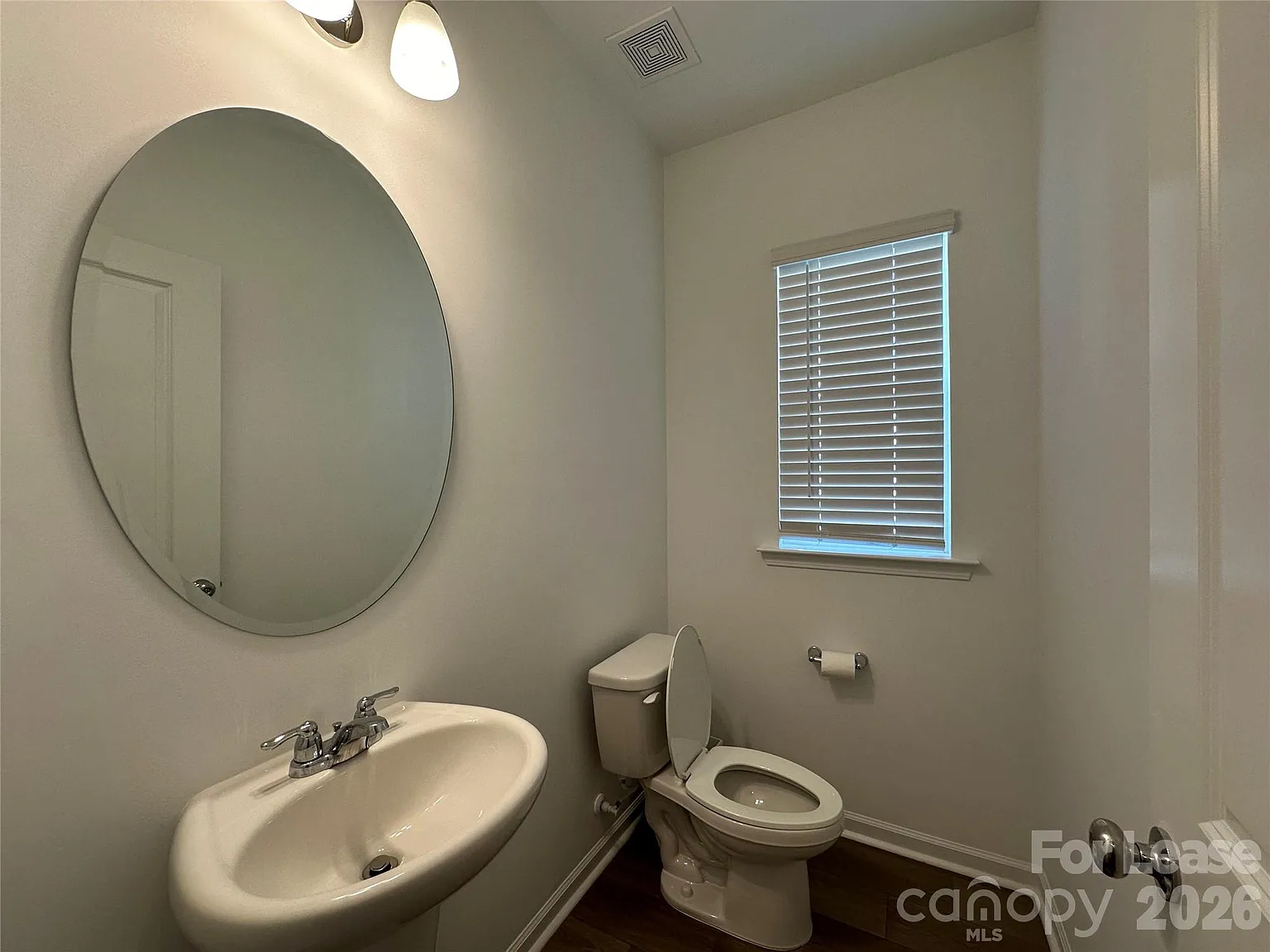 3 bed, 2.5 bath, 1835 sqft, $2,395 — Photo 3