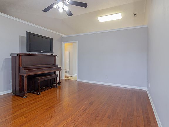 3rd image of 2061 Stoney Meadow Dr