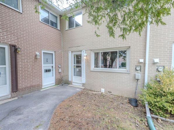 258 Queen Mary Rd #36, Kingston, ON K7M 2B2