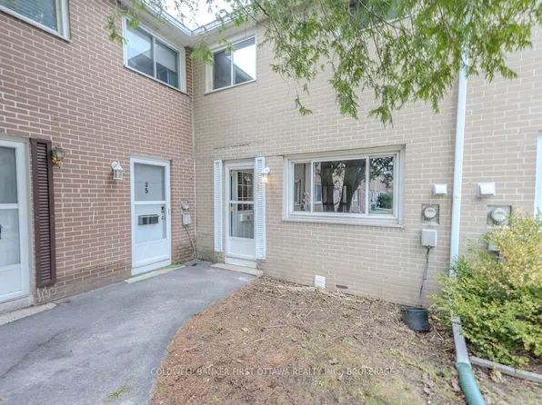 258 Queen Mary Rd #36, Kingston, ON K7M 2B2