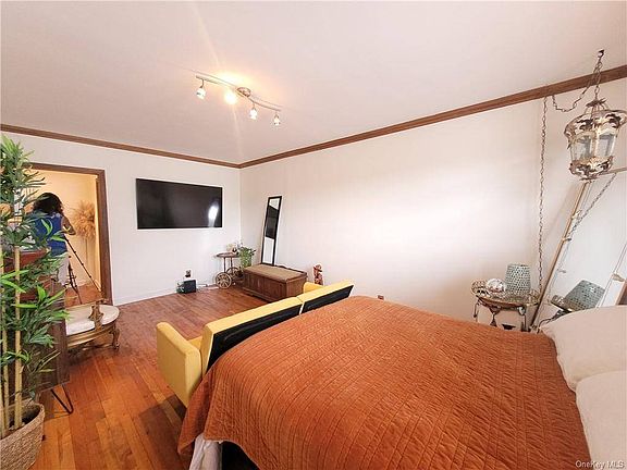 3rd image of 11 Burbank St APT 2A