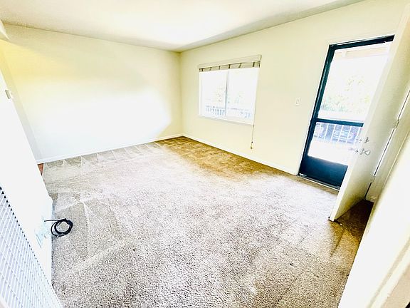 2nd image of 1646 Davis St APT 18